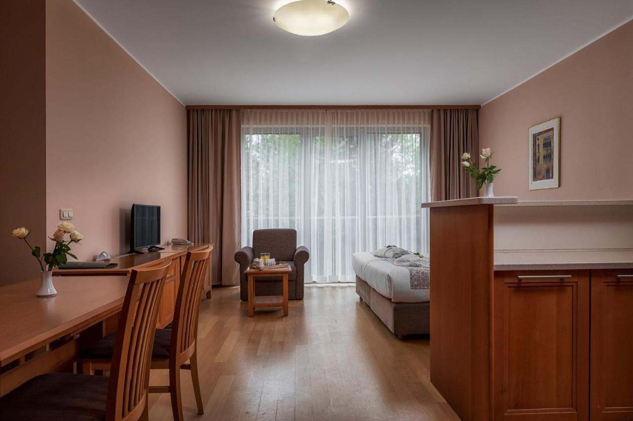 Grand Hotel BELLEVUE Hočko Pohorje Exterior foto