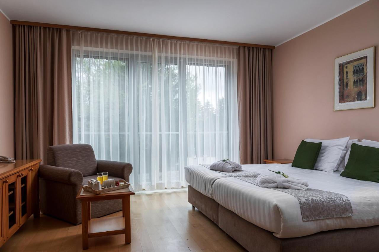 Grand Hotel BELLEVUE Hočko Pohorje Exterior foto