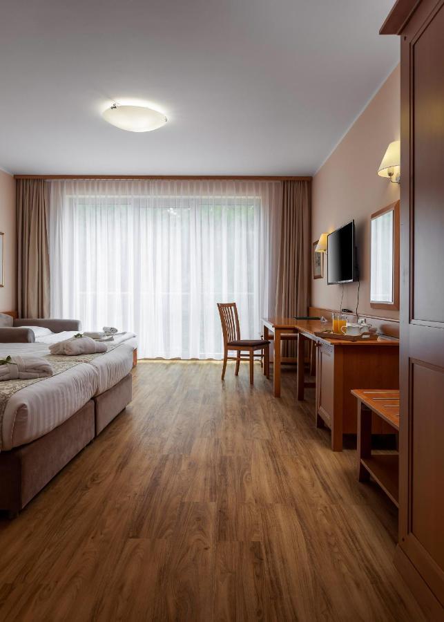 Grand Hotel BELLEVUE Hočko Pohorje Exterior foto